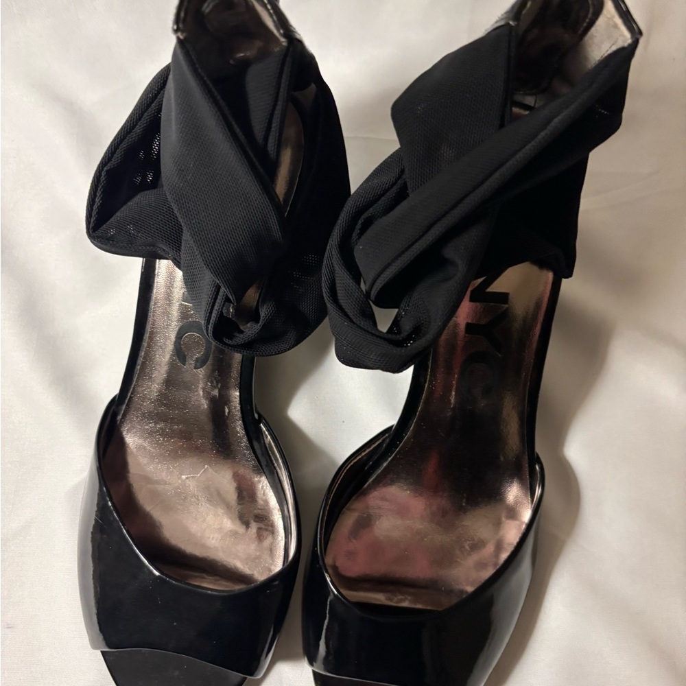 NWT Elegant Ankle Strap Black Women's Wedge Heels - Picture 5 of 6